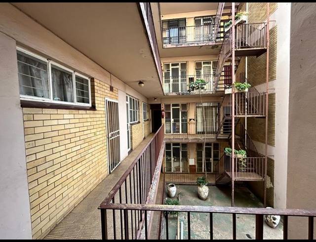 2 BEDROOM APARTMENT FOR SALE IN BEREA